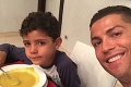 Ronaldo zverejnil fotky so svojim synom, no takú reakciu nečakal: Celý svet sa smeje na Juniorovi!