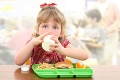 Kvôli jedlu ročne ochorejú milióny ľudí: Opatrní buďte najmä pri deťoch, môže ich to stáť život!