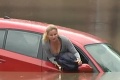 Žena počas záplav uviazla v aute, to sa začalo potápať: Potom prišla dráma!
