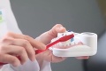 Prvá automatická kefka na svete: Zuby vyčistí za 10 sekúnd!