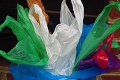 Míľnik v boji proti jednorazovému používaniu: V Rakúsku začne platiť zákaz predaja plastových tašiek