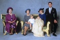 Unikátna dražba: Ponúkajú bábiku kráľovnej Alžbety aj šaty po Diane