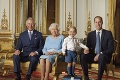 Buckinghamský palác zverejnil nový portrét: Kráľovná Alžbeta II. doslova žiari!