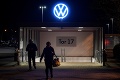 Volkswagen predĺžil odstávku výroby v nemeckých závodoch do 19. apríla