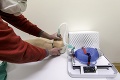 Mladí slovenskí vedci vyvinuli náhradu pľúcnej ventilácie: Jej konštrukcia stojí 80 eur