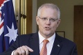 Austrálsky premiér čelil útoku: Neuveríte, čo mu mladá žena hodila do hlavy