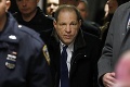 V procese s producentom Weinsteinom prehovorila prvá svedkyňa: Mrazivé detaily sexuálneho útoku