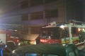 V bratislavskom internáte vypukol požiar: Zasahuje vyše 40 hasičov, objekt museli evakuovať