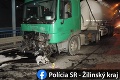 Tragická nehoda za tunelom Horelica, hrozná smrť vodiča osobáku: Auto začalo po zrážke s kamiónom horieť