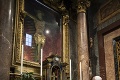 Modlitby za skončenie pandémie: Pápež napriek karanténe navštívil dva rímske kostoly