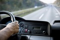Rakúsko má problém s nedostatkom vodičov nákladných vozidiel: Budú môcť už 16-roční riadiť kamióny?