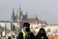Poplach v Prahe kvôli koronavíru: Z hotela previezli do nemocnice cudzincov s horúčkou
