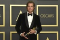Oscary boli večerom premiér: Hercov Brada Pitta a Joaquina Phoenixa za víťazné prejavy skritizovali