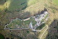 Spišský hrad sa rozpadáva: Uvoľnené kamene z brala i múrov ohrozujú turistov