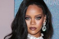Rihanna provokuje sporo odetá: Zabudla si dať dole natáčky?