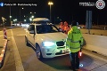 Bratislavskí policajti realizujú na hraničných priechodoch infokampaň o koronavíruse