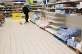Čitateľ Tomáš o situácii v bratislavských obchodoch: Čo sa to deje?! Z tých fotiek budete mimo