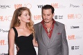 Špekulant Johnny Depp vďaka rozvodu ešte ušetrí: Amber zo sľúbených peňazí neuvidí ani dolár!