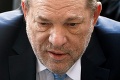 Bývalý vplyvný muž Hollywoodu na kolenách: Weinstein je vinný zo znásilnenia