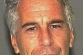 So škandalóznym Epsteinom spájajú aj Clooneyho: Zavarí mu výpoveď o orálnom sexe na toalete?