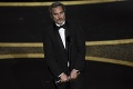 Oscary boli večerom premiér: Hercov Brada Pitta a Joaquina Phoenixa za víťazné prejavy skritizovali