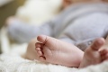 Francúzi sú znepokojení: Bábätká sa narodili s deformovanými rukami, môžu za to pesticídy?!