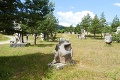 Znepokojujúci stav prírodnej galérie vo Vyšných Ružbachoch: 101 unikátnych sôch sa rozpadáva