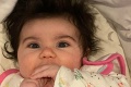 Rozkošné bábätko sa narodilo s netradične dlhými vlasmi: Neuveríte, po kom ho začali prezývať