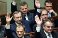 Rozruch v poľskom parlamente: Poslankyňa sa neovládla a ukázala prostredník
