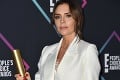 People's Choice Awards 2018: Mila Kunis desila postavou, Scarlett Johansson výstrihom