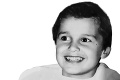 FOTOhádanka: Usmievavý chlapček si dnes žije ako kráľ