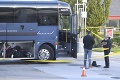 Dráma v autobuse: Jeden z cestujúcich spustil paľbu, hlásia najmenej jednu obeť