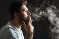 Vláda chce fajčiarom pomôcť so závislosťou: Zvažuje, že im preplatí odvykaciu liečbu