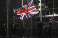 Ani nepočkali do polnoci: Spred budov EÚ v Bruseli a Štrasburgu zvesili britské vlajky