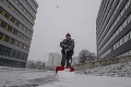 Hlavné mesto zahalila snehová prikrývka: Vločky veľké ako chumáče vaty