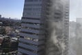 V Los Angeles horí luxusná obytná budova: Hlásia zranených, jeden muž vyskočil z okna