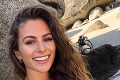 Kráska si robila selfie netušiac, čo sa deje za jej chrbtom: Sex v priamom prenose