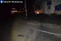 Dráma v Leviciach: Kamión zdemoloval kruhový objazd a vrazil do budovy
