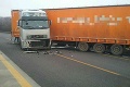 Nehoda kamióna na D1: Diaľnica medzi Bratislavou a Trnavou je už prejazdná