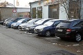 Nové pravidlá pre vodičov v ružinovskej lokalite 500 bytov: Konečne parkujeme bez problémov