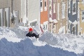 Povolali armádu: Kanaďania bojujú s obrovskou dávkou snehu