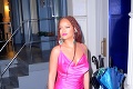 Rihanna vytasila prednosti: Sexi krivky v ultra krátkych šatách