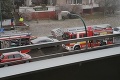 Požiar v bratislavskej bytovke: Hasiči evakuovali obyvateľov, hlásia zranených