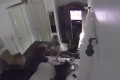 Tínedžerka nastavila skryté kamery: To, čo jej za dverami izby robil otec, otriaslo všetkými