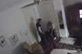 Tínedžerka nastavila skryté kamery: To, čo jej za dverami izby robil otec, otriaslo všetkými