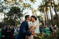Fotka čerstvých novomanželov obletela svet: To, čo sa nachádza za nimi, vás ohromí
