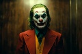 Oscar na obzore? Kontroverzný Joker má čoraz viac priaznivcov: Kritici varujú pred jeho toxickým vplyvom!