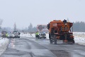 Vodiči, dávajte si pozor! Slovenská správa ciest upozorňuje na tvorbu námraz a poľadovice