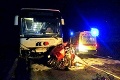 Pri tragickej nehode za Krupinou zahynul Dušan († 43): Vletel pod autobus po hádke so ženou?