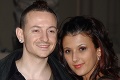Vdova po Chesterovi z Linkin Park sa vydala za hasiča, fanúšikovia stŕpli: Prečo vybrala TEN dátum?